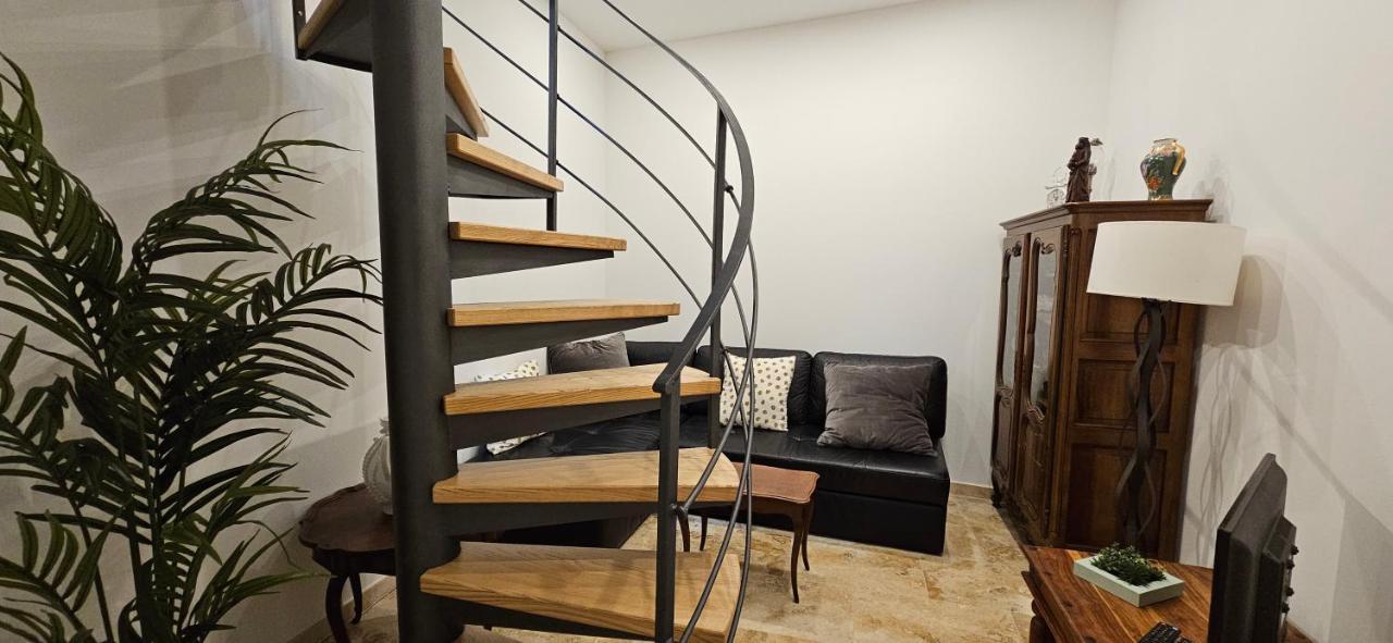 Bel & Ancien Appartement T3 Renove Dans Sartene Экстерьер фото