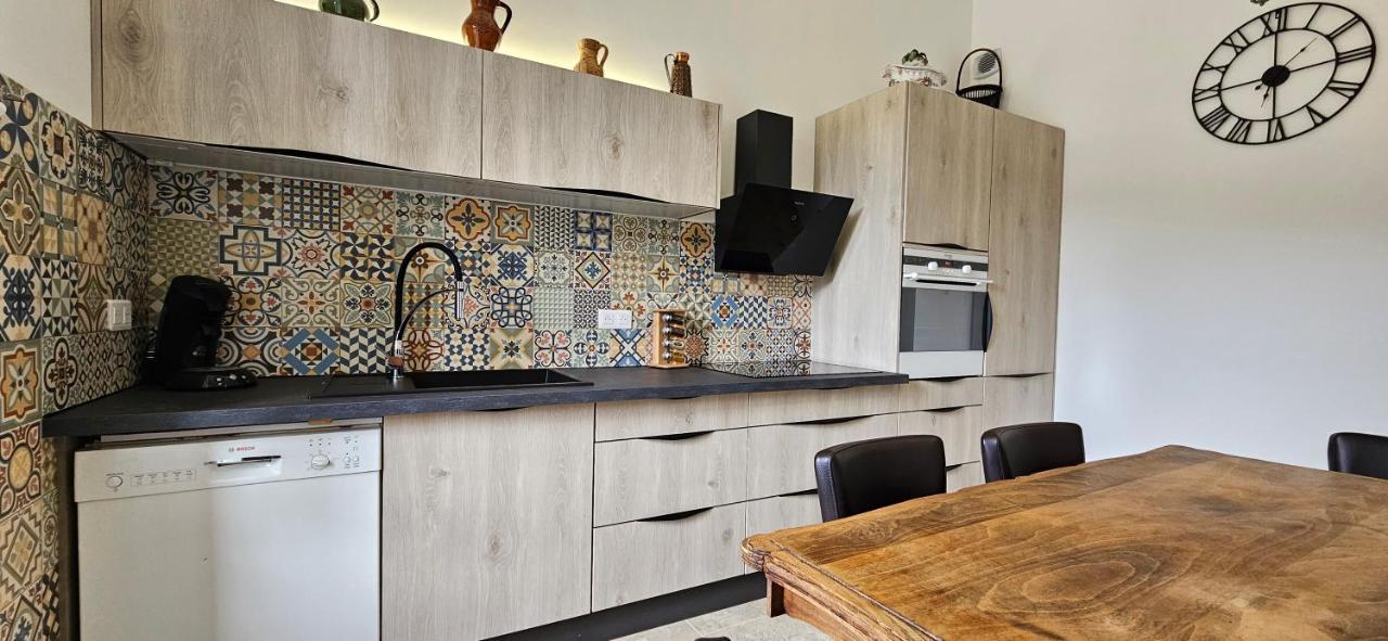 Bel & Ancien Appartement T3 Renove Dans Sartene Экстерьер фото